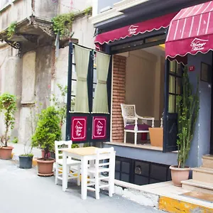 vintage-house-taksim.istanbul-turkeyhotels.com/